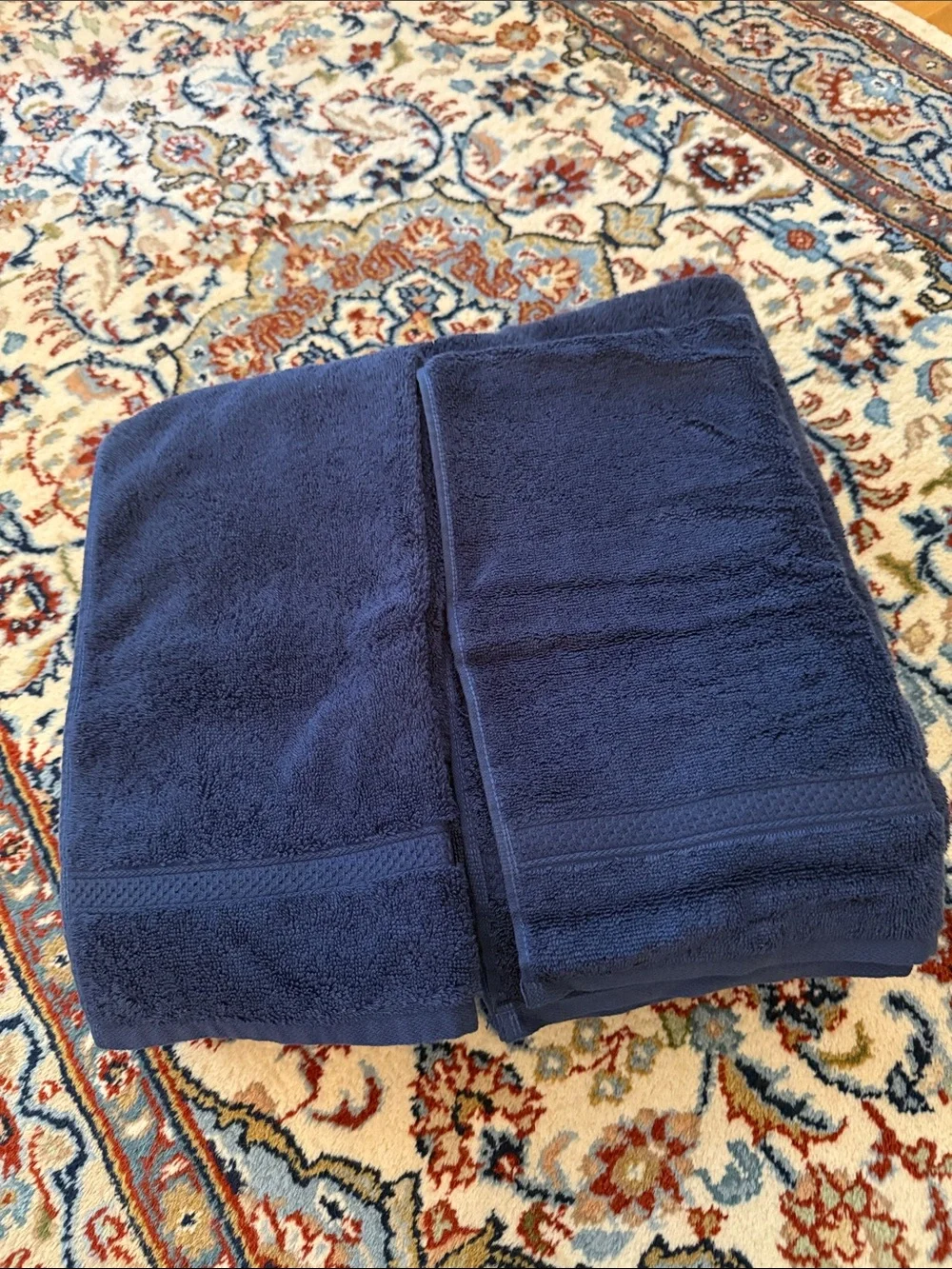 Opalhouse Navy Plush Hand Towels (2) & Worthington Bath Towels (2)